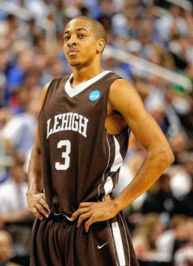 打完篮球膝盖酸软怎么回事,篮球膝盖疼痛部位对照表