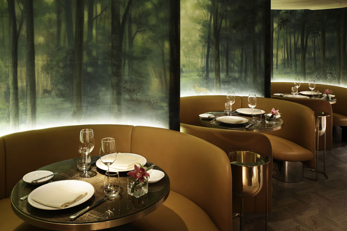 在香港的米其林餐厅用餐,在香港的豪华正餐