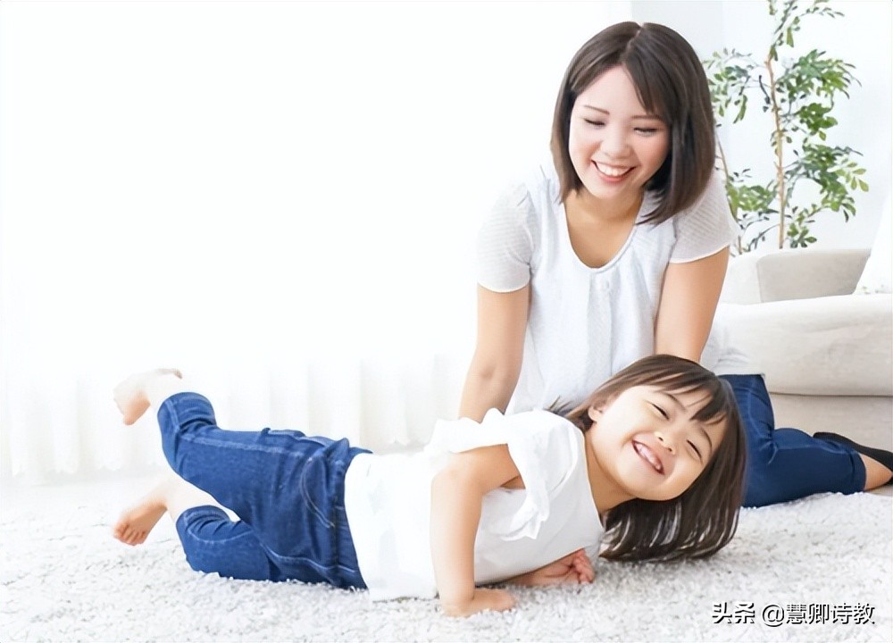 关于身边有特点的人的习作三年级,习作我身边有特点的人300个字以上