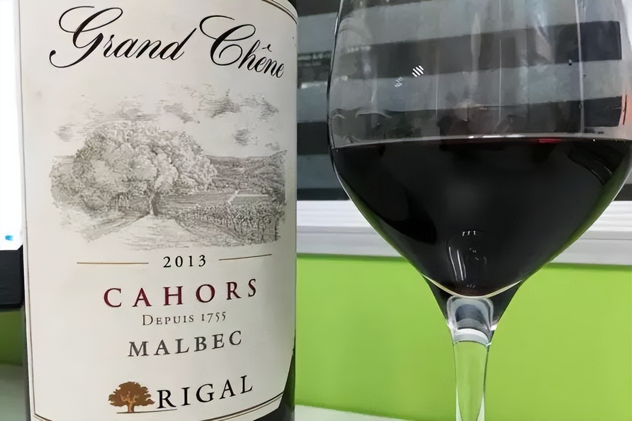 白酒红酒黑酒区别,白酒红酒酱油酒区别对比