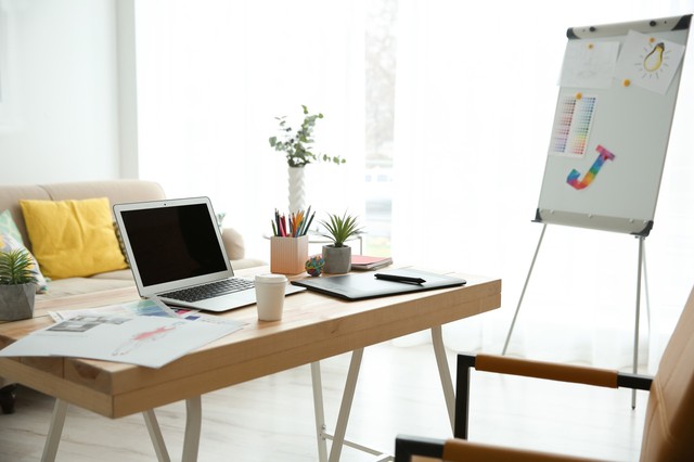 百资教育：如何正确学习平面设计？答案在这里！