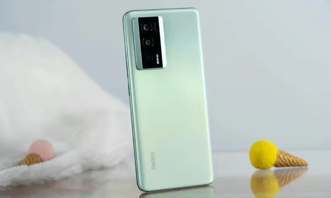 iqoo和小米哪个值得入手,iqoo跟小米哪个更值得入手