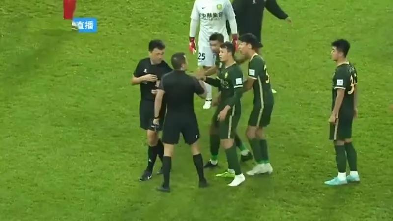 国安输给深圳球迷说什么,国安输给县级队球迷表现