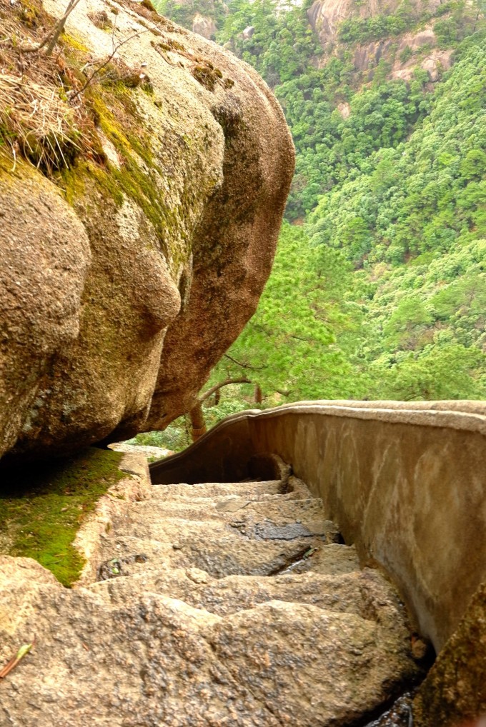 黄山慈光阁到玉屏楼步行多久,爬黄山从慈光阁开始的攻略