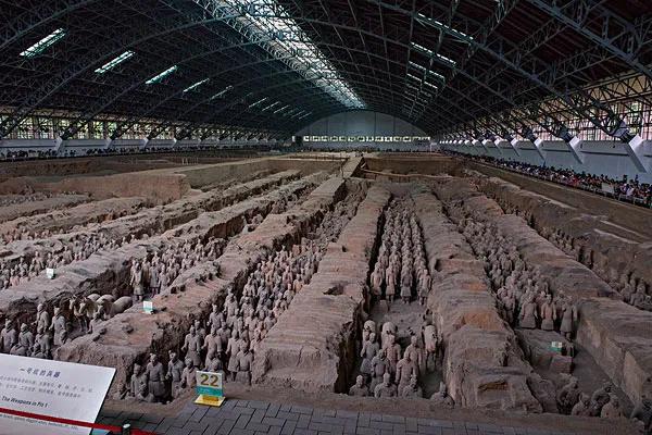 秦始皇博物馆兵马俑简介,秦始皇兵马俑是世界七大奇迹之一