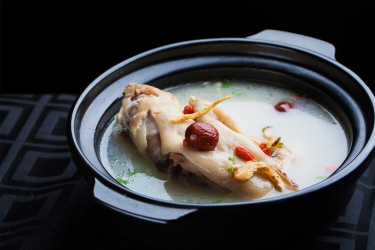 鸡精是“害人精”，比味精的危害还要大？不敢吃鸡精的人都看看吧