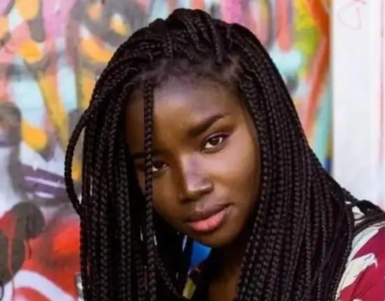 非洲黑姑娘身无分文来到中国，两年后赚了几百万，她是如何做到的