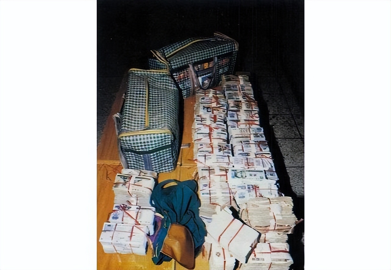 民警抓捕吸毒人员受伤,民警抓捕吸毒犯受伤