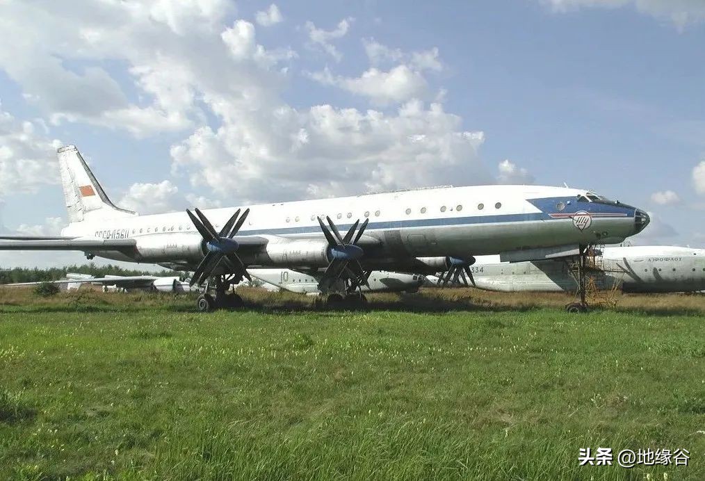 俄罗斯飞机无起落架降落,俄罗斯大飞机最新消息