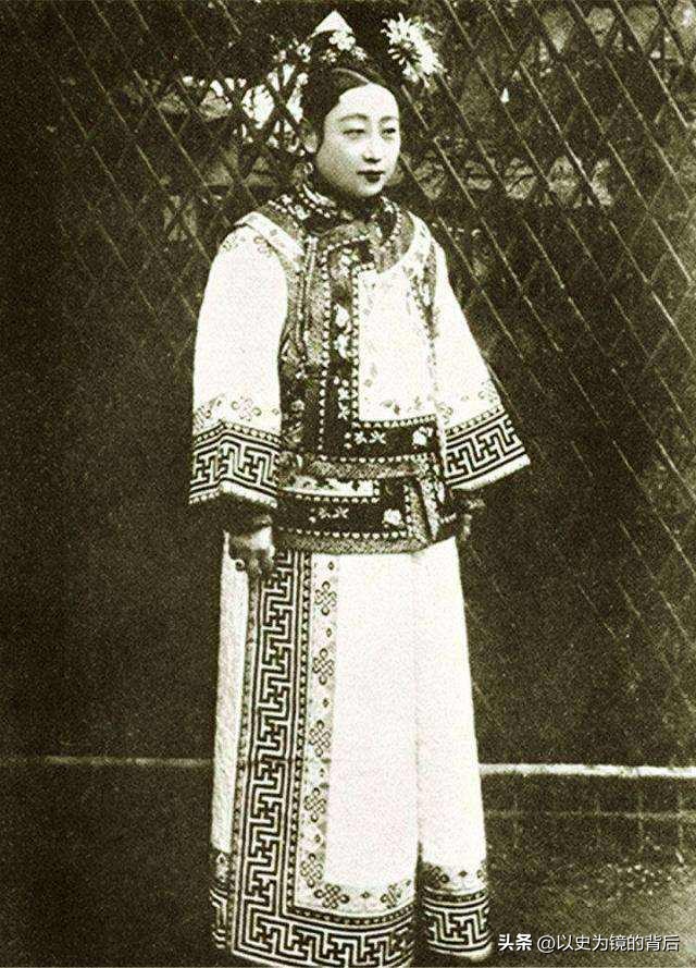 清朝灭亡后溥仪在皇宫多少年,清朝灭亡溥仪被赶出皇宫