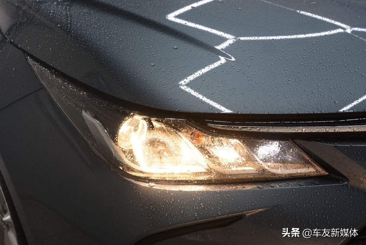 大灯灯光不够亮可以改继电器,汽车大灯不够亮教您两招秒变新灯