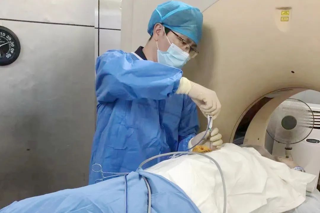 浙江首例！医生用钝头微波消融针为8旬老人“烫死”高危肺结节