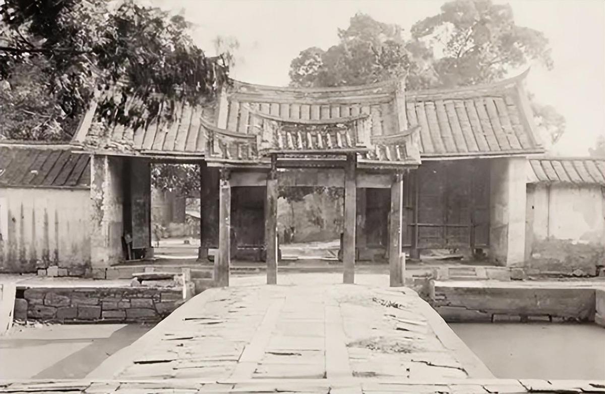 日本军日记：部下玷污了花姑娘，她在夜晚用剪刀愤怒剪断皇军*体下**