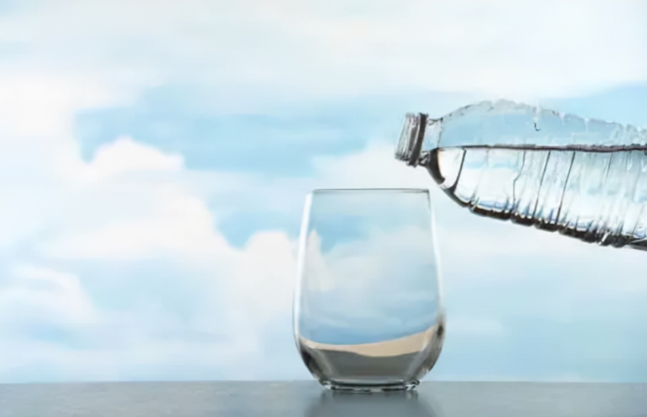 肝脏好不好看眼睛也能知道,肝脏好的人有六种特征