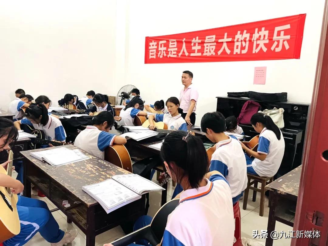 多元发展强实力百米跑道铸辉煌——湖口二中荣获两项“国家二级运动员”称号