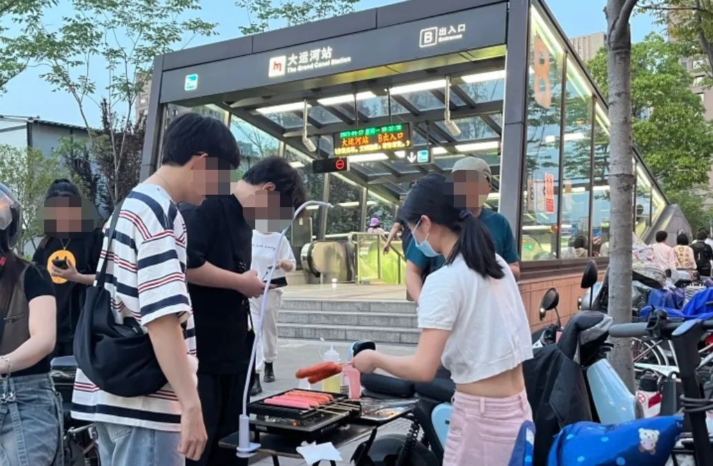 摆摊500元的小生意,挑战在杭州摆地摊月入10w第二天