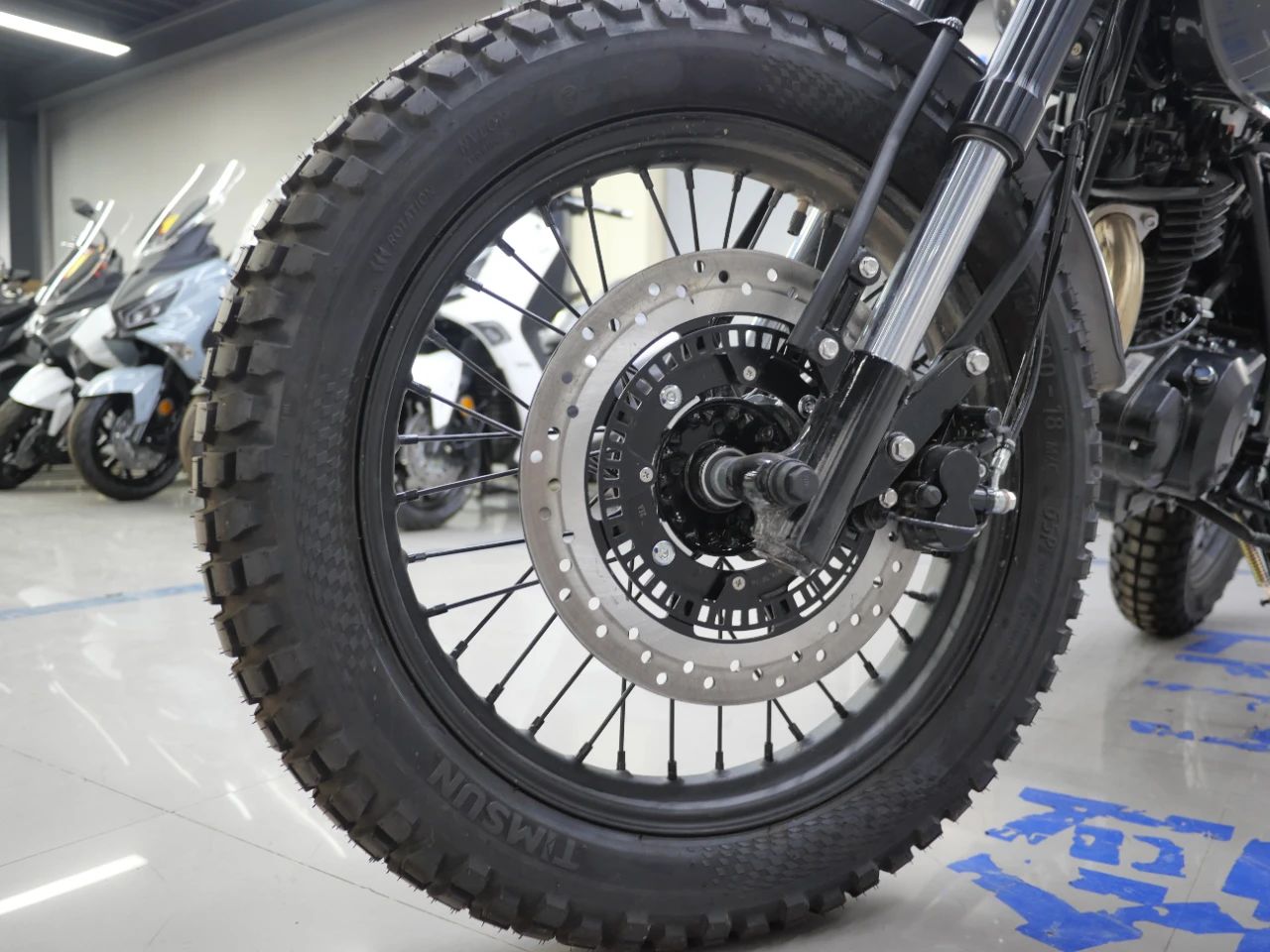 轻骑铃木250cc摩托车,推荐有性能又好看的复古车