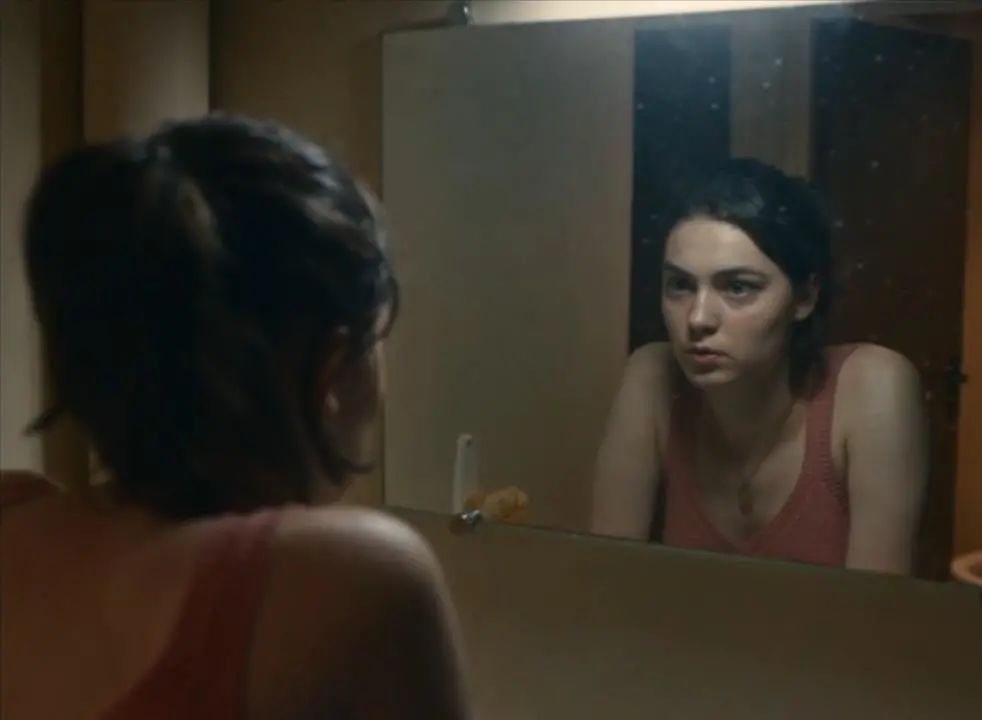 高三女孩：“因为流产，我被全校公开网暴了”