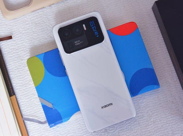 从6499元跌至3339元，12G+256G，120倍变焦旗舰售价近乎“腰斩”