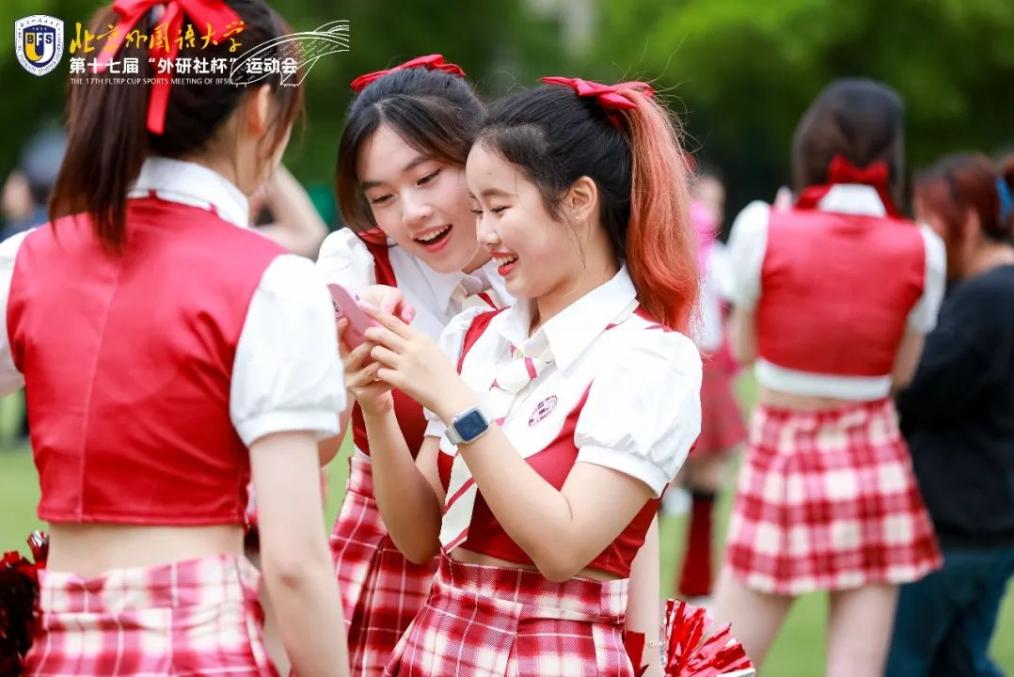 世界冠军在高校表演跳绳,世界冠军助阵表演视频