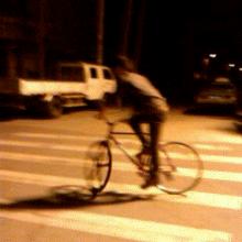 死飞自行车速度快,老外做极速飞车