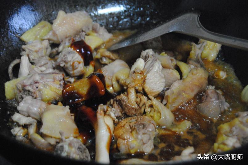 用一个瓶盖就能剥开板栗的壳,瓶盖剥板栗的快速方法