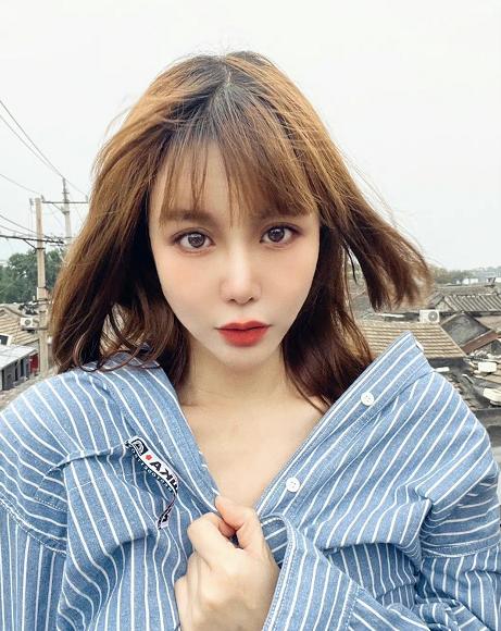 12年过去了，“宁坐宝马哭，不坐单车笑”的女孩，嫁入豪门了吗？