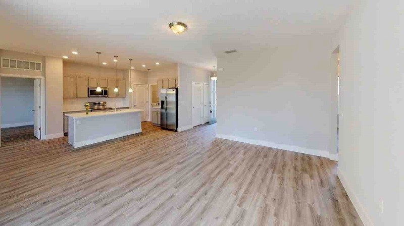 佛州西湖景苑别墅社区，东西加持，南北通达，交通便利