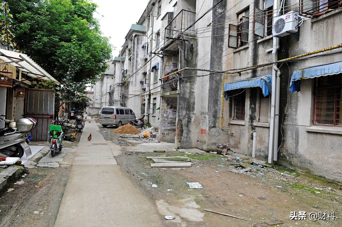 旧小区加装电梯最新规定,老旧小区加装电梯一楼反对视频