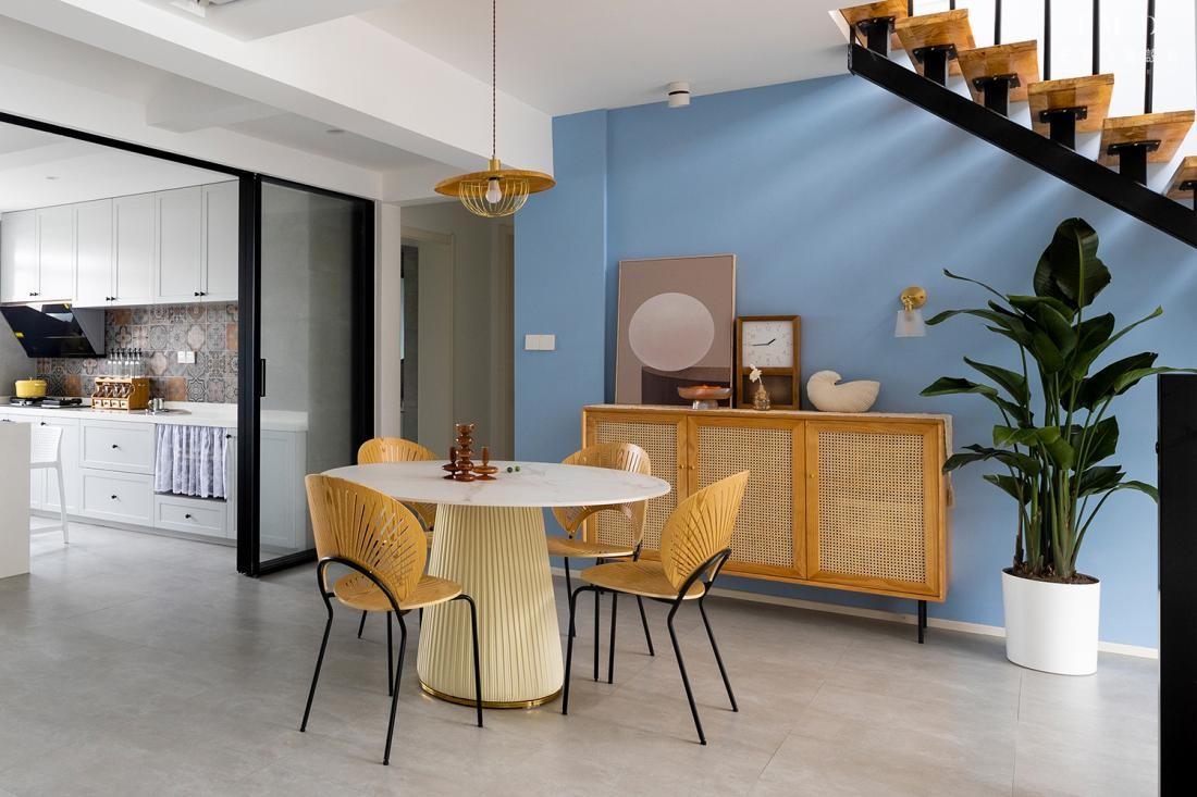 顶层复式楼带花园效果图,顶层复式楼带露台装修小户型