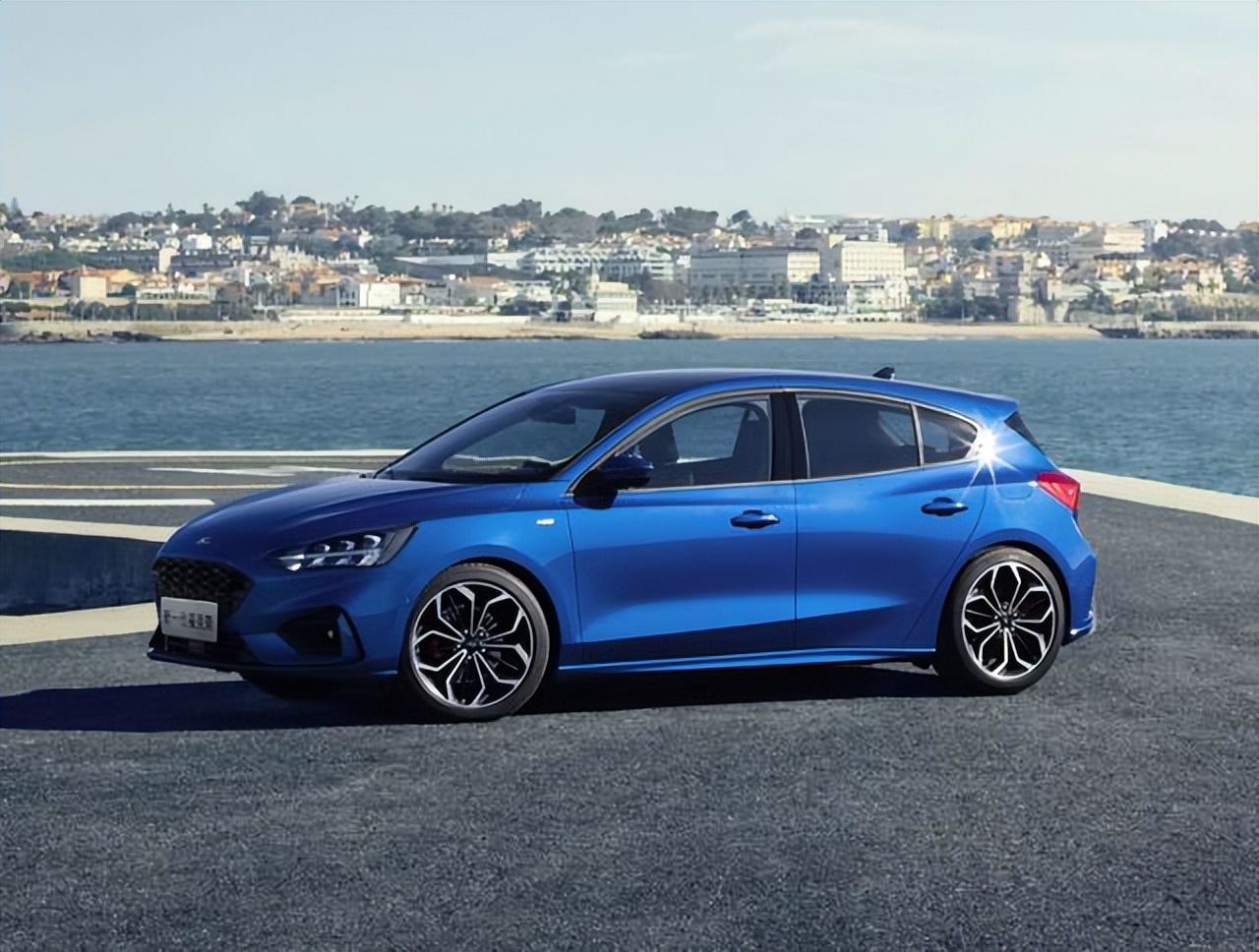 马自达3新手值得入手吗,福克斯高尔夫马自达3