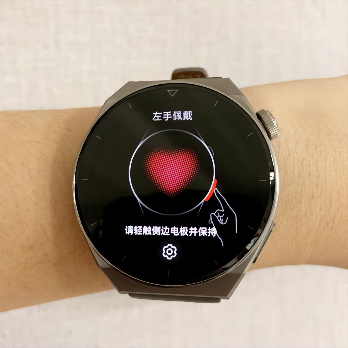 老年人用的智能手表都有什么功能,智能手表有哪些适合老人用的功能