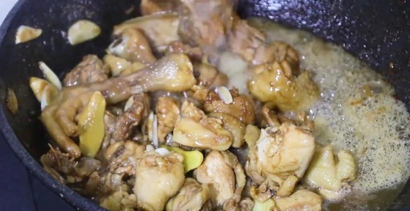 炖鸡肉时切记别直接焯水教你一招,炖鸡肉别直接焯水教你正确做法