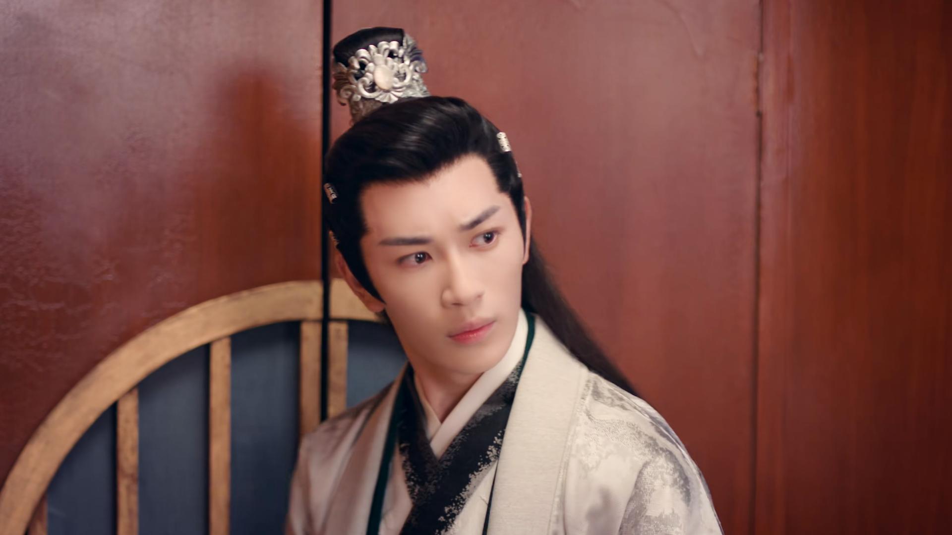 城主大人1：女子被迫穿男装当皇帝，成年后还被妃子追着要同房！