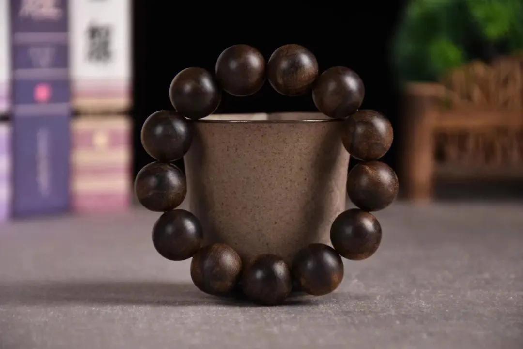 沉香手串长期佩戴真的好吗,佩戴沉香手串有哪些好处