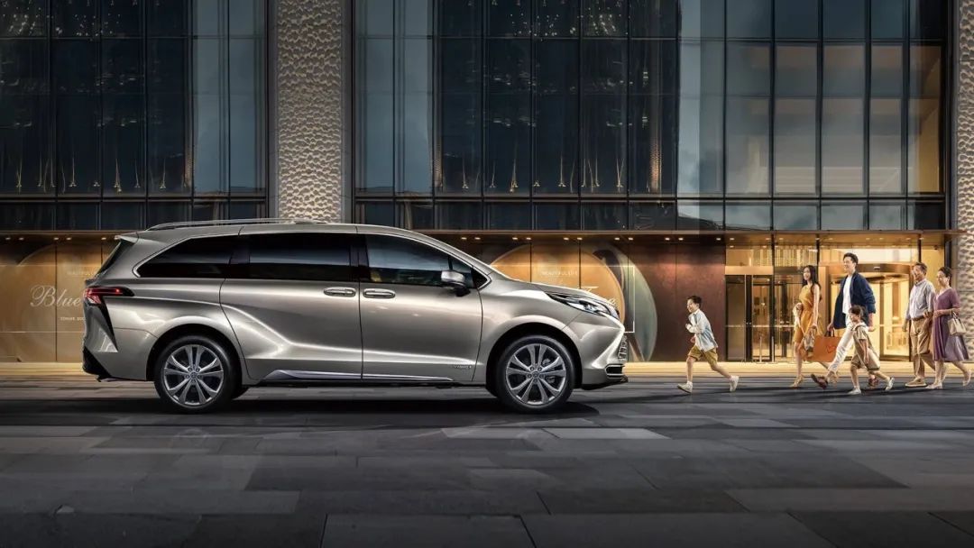 丰田塞纳音响轻烧改装全套丹拿,这听感直接封神