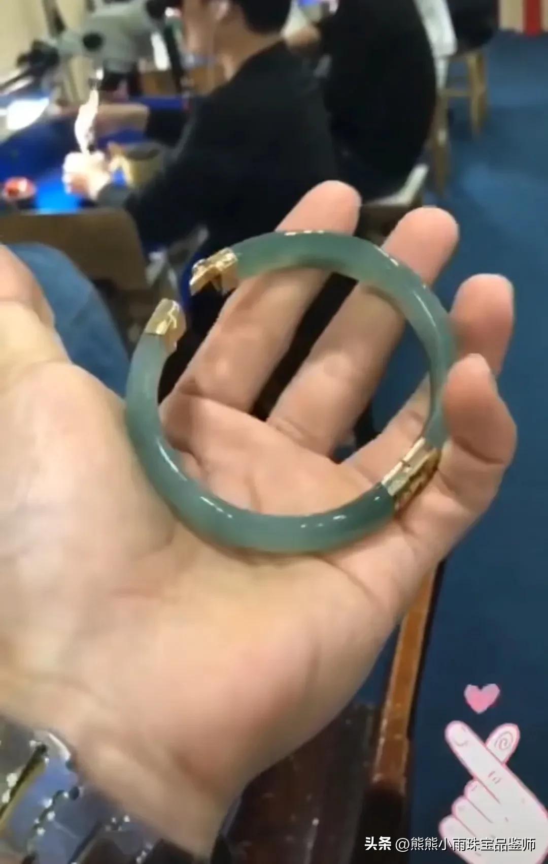 断了的翡翠手镯可以用来做成什么,翡翠手镯断了怎么设计