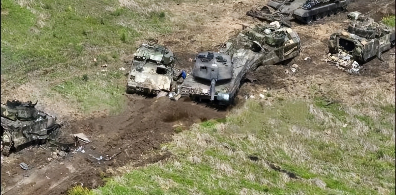 俄军俘获豹2a6,一辆德国豹2坦克被俄军缴获