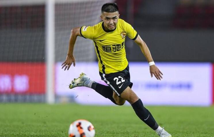 c罗的成长之路有多难,国青c罗留洋