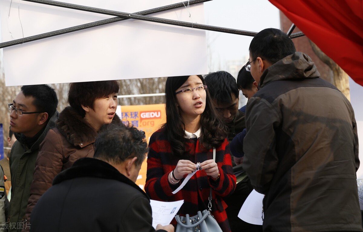 女生是学会计专业还是师范专业好,女生师范专业和男生什么专业配