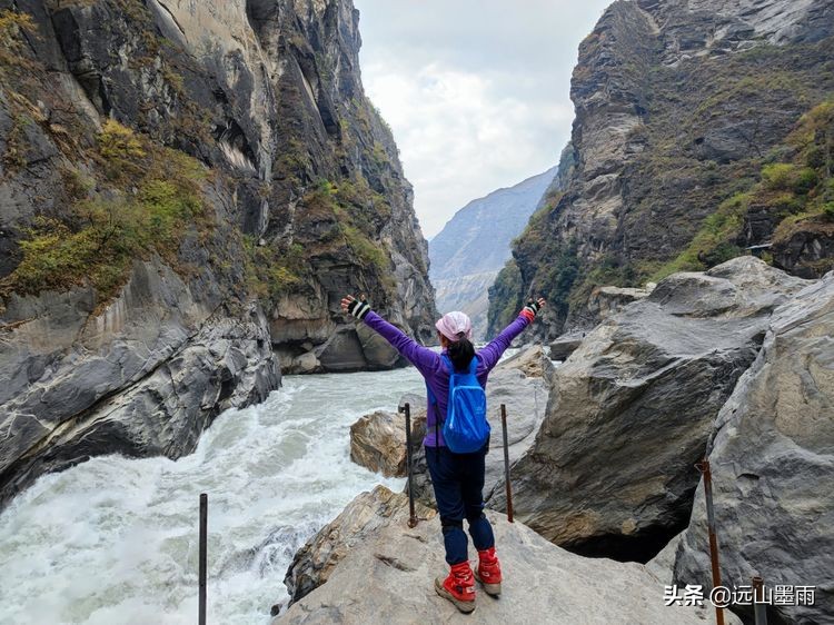 虎跳峡徒步最惊险的路段,虎跳峡高路徒步最难走路段