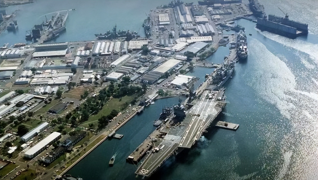 马科斯访问日本,菲律宾总统马科斯参观军演