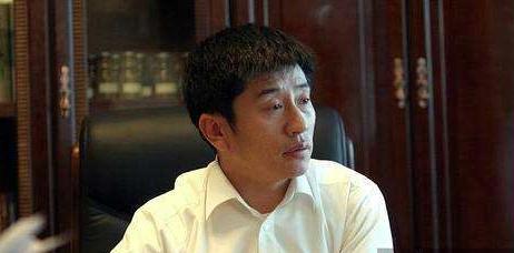 东北“巨骗”*相贵陈**陨落史:开悍马买182万手机号,08年锒铛入狱