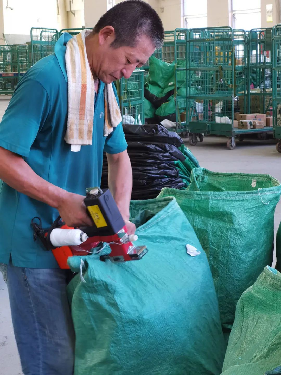 下雨天不想上班找什么理由,下雨天不上班的工作
