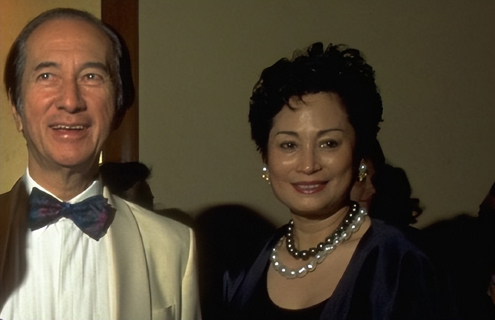 赌王四太三太翡翠项链对比,赌王三太翡翠项链