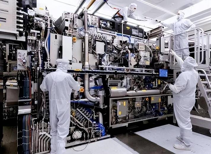光刻机是怎么把芯片制造出来的,中国没有光刻机怎么制造出了芯片