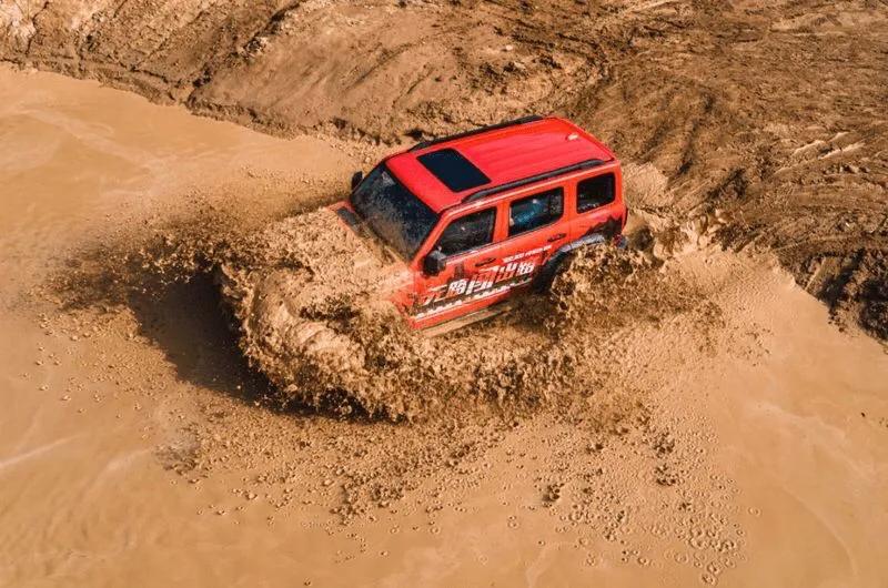 坦克300侧踏教程,坦克300穿越攻略