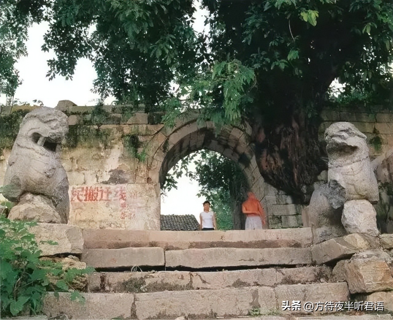 人间梦幻古建筑,仙境云雾缭绕古建筑