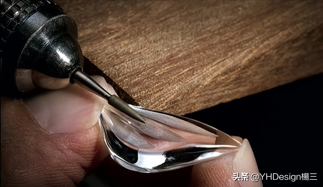 施华洛世奇只是水晶和钻石饰品吗,施华洛世奇的水晶假不假