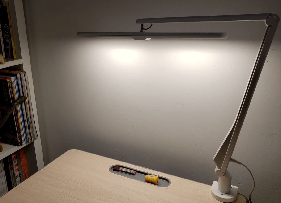 什么样的光谱护眼灯最好,全光谱护眼灯为什么都不是造型灯